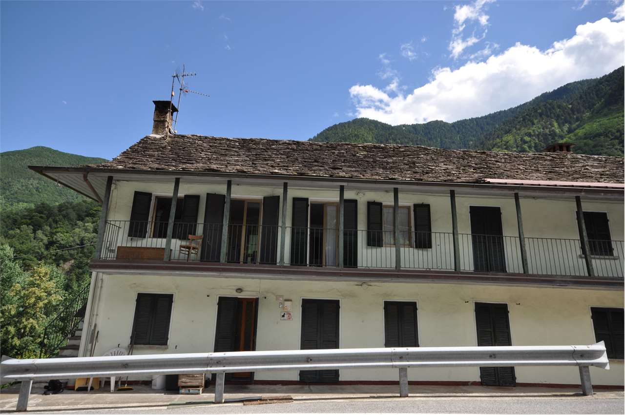 Porzione di casa in vendita a Borgomezzavalle (VB)