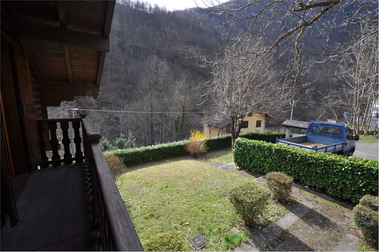 Casa indipendente in vendita a Calasca-castiglione (VB)