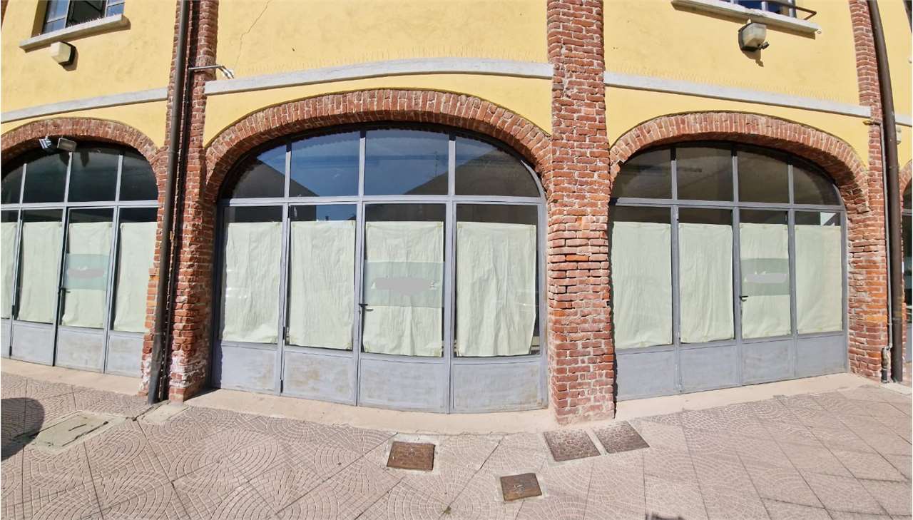Affitto Magazzino Commerciale/Industriale Cantù 551541