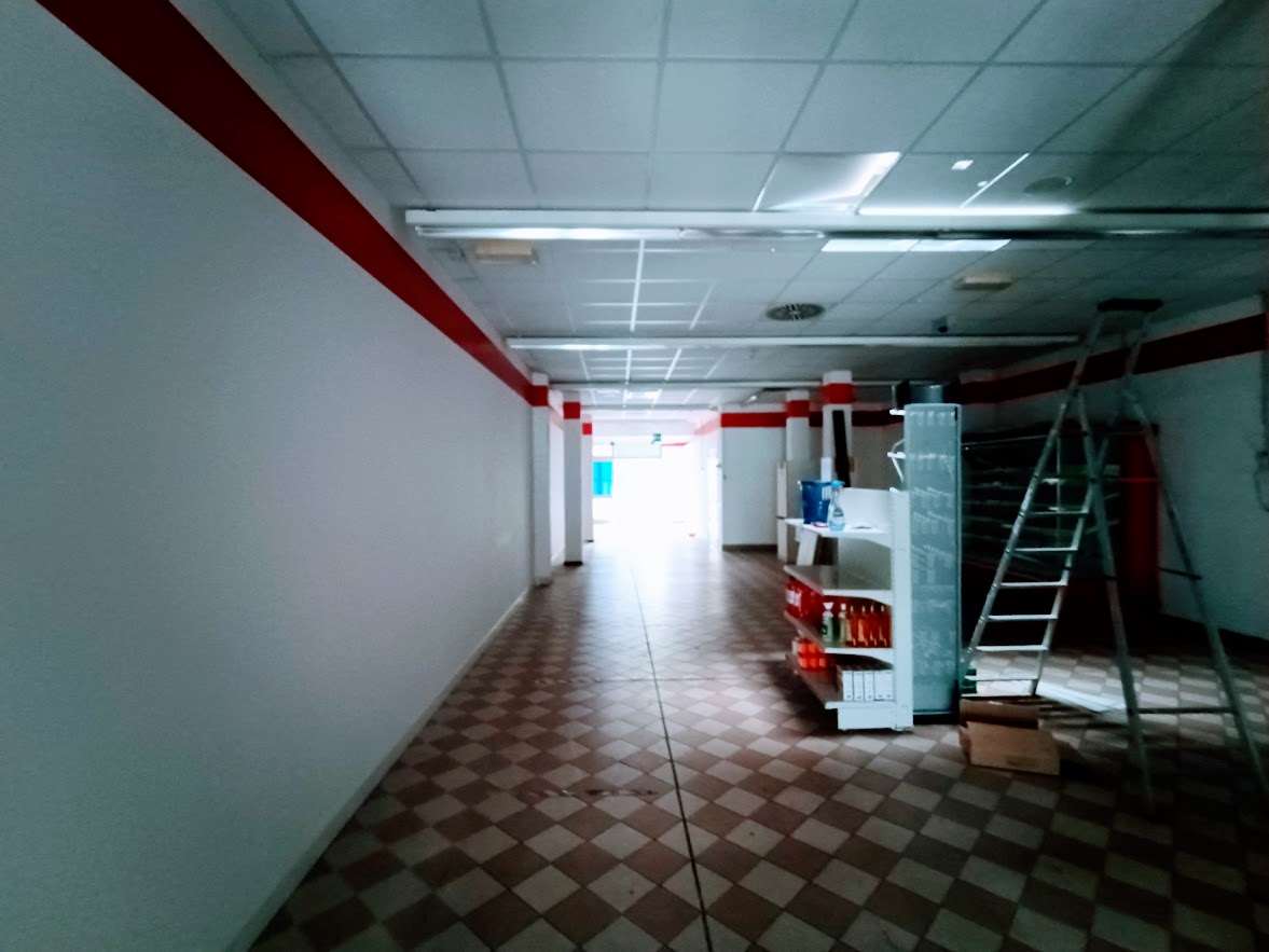 Negozio in vendita a Villadossola (VB)