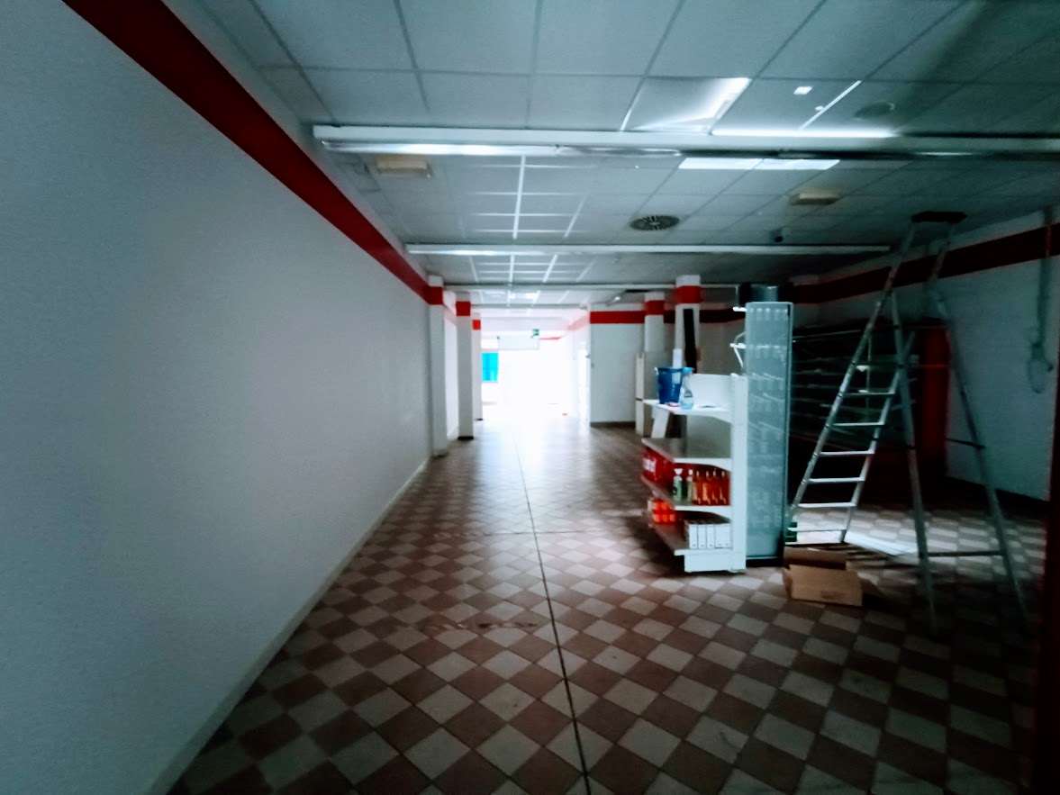 Negozio in vendita a Villadossola (VB)