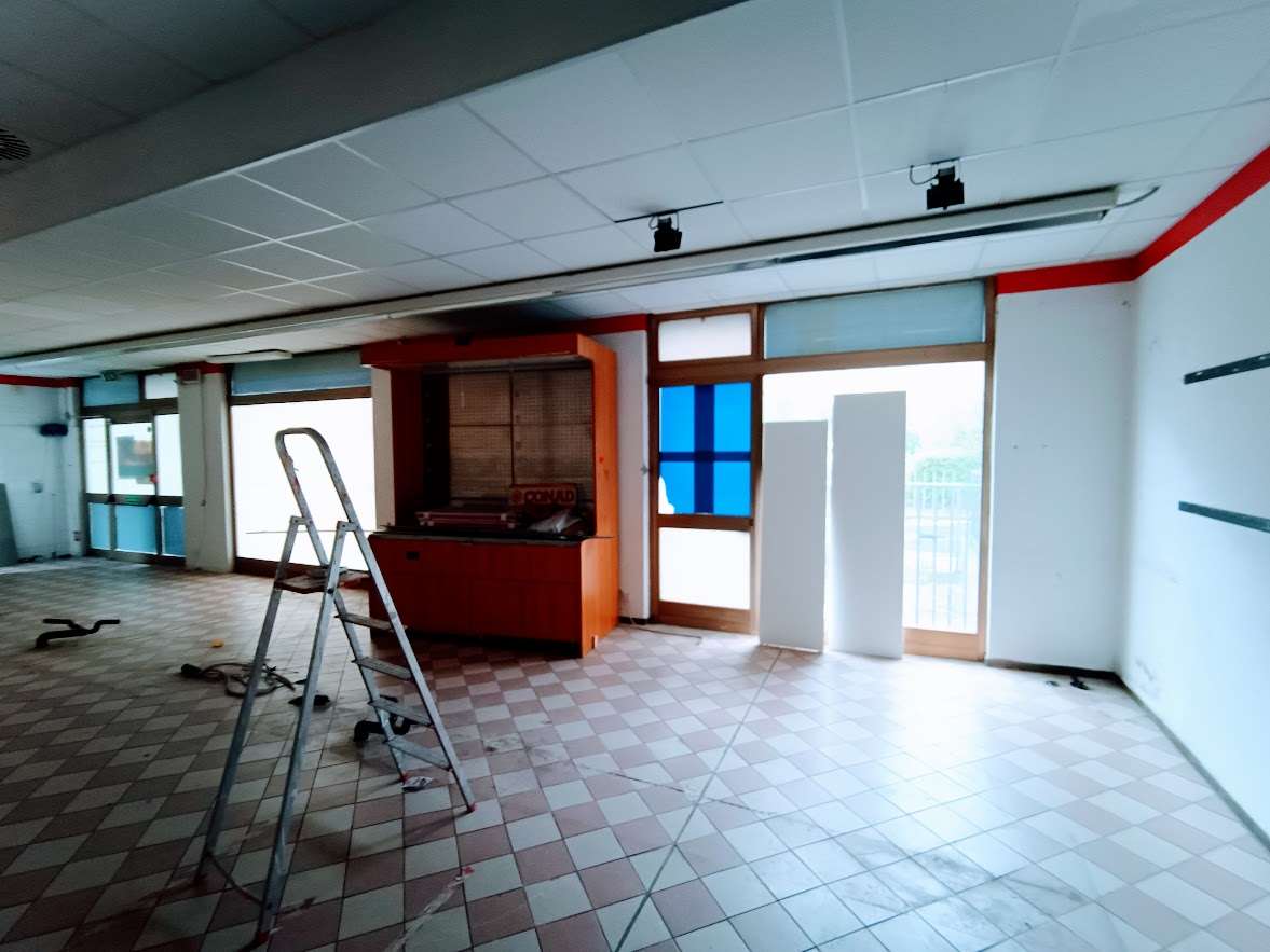 Negozio in vendita a Villadossola (VB)