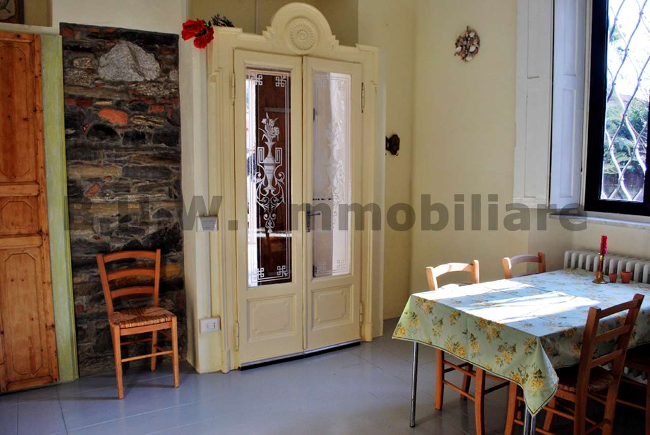 Villa in vendita a Caldana, Cocquio-trevisago (VA)