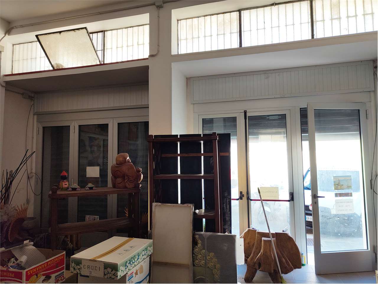 Locale comm.le ampio via perotti a Lecce - foto 9