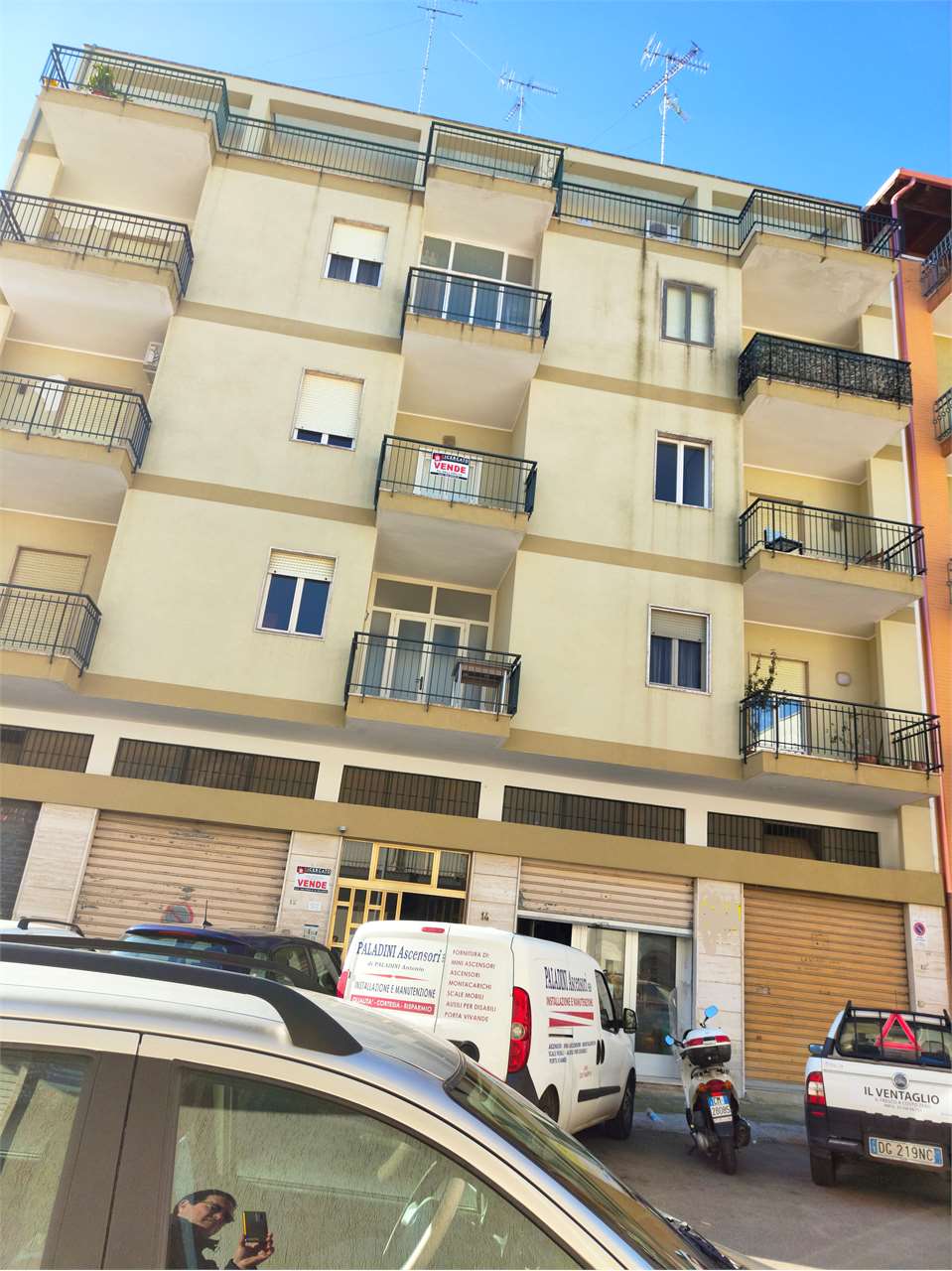 Locale comm.le ampio via perotti a Lecce - foto 19
