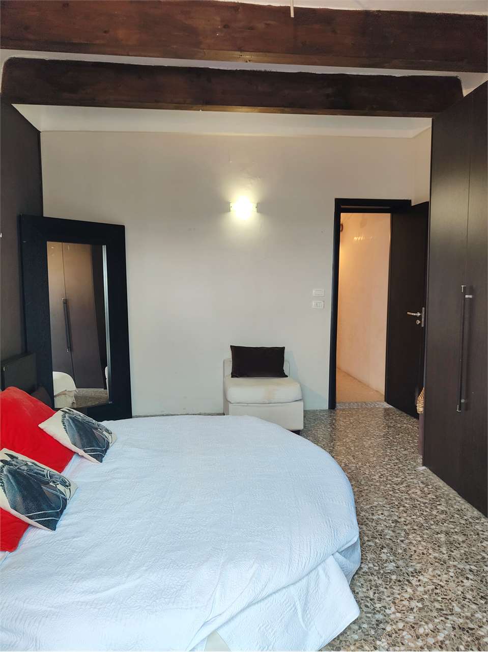 Zona leuca arredato 3 letto ristrutturato a Lecce - foto 3
