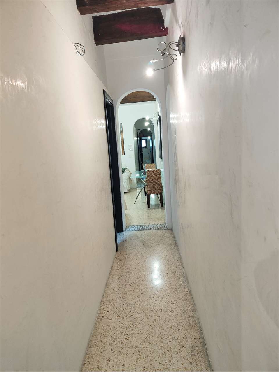 Zona leuca arredato 3 letto ristrutturato a Lecce - foto 7