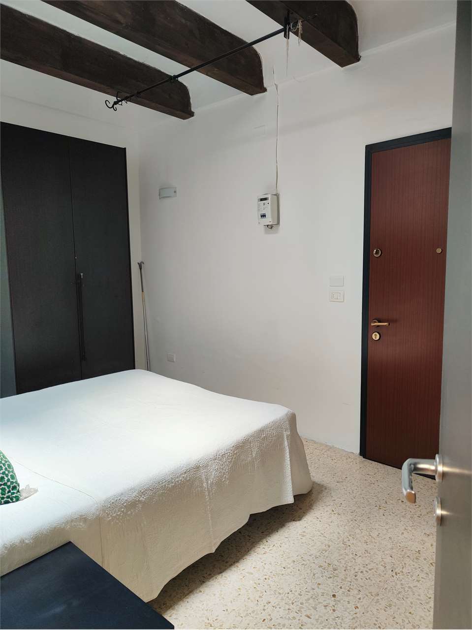 Zona leuca arredato 3 letto ristrutturato a Lecce - foto 9