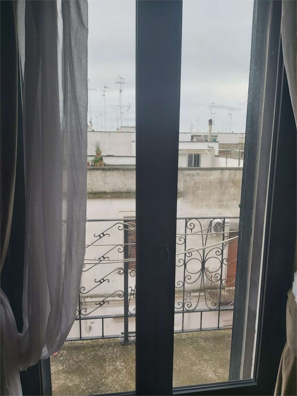Zona leuca arredato 3 letto ristrutturato a Lecce - foto 17