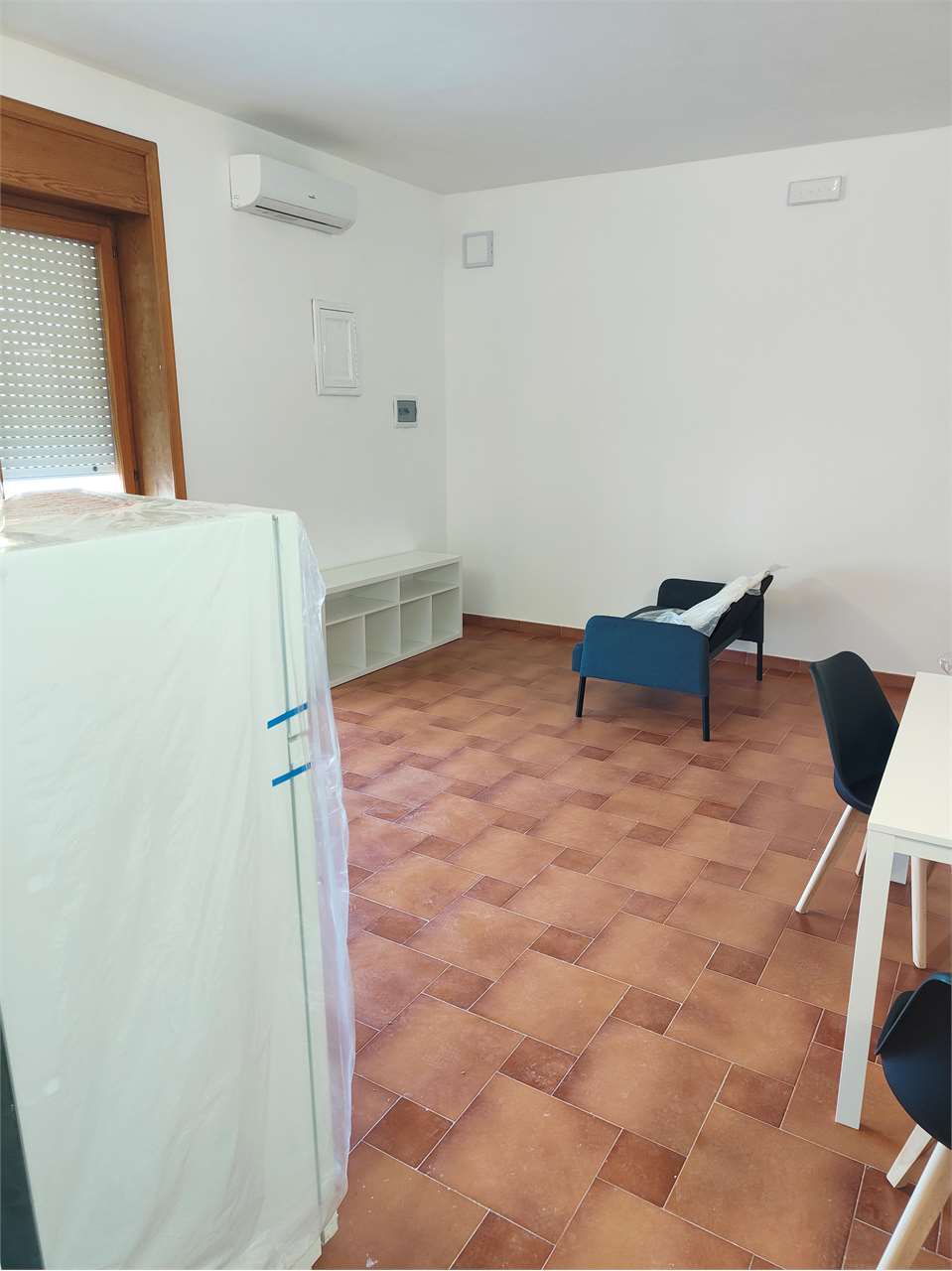 PRESSO EURONIX Primo piano luminoso a Lecce - foto 4