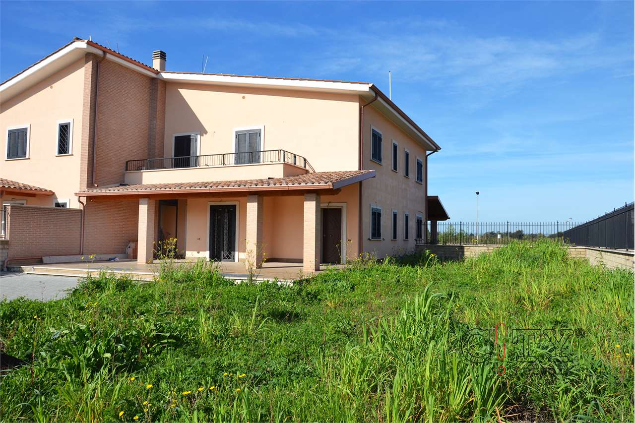 Villa in vendita a Pomezia (RM)