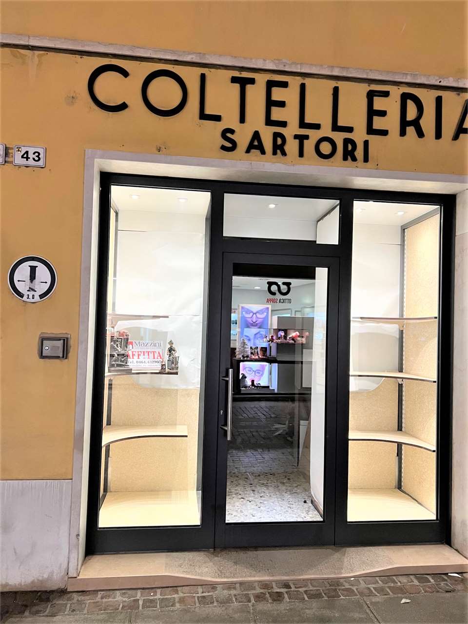Foto attivitã commerciale in affitto a Rovereto (Trento)