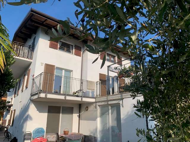 Foto appartamento in affitto a Rovereto (Trento)