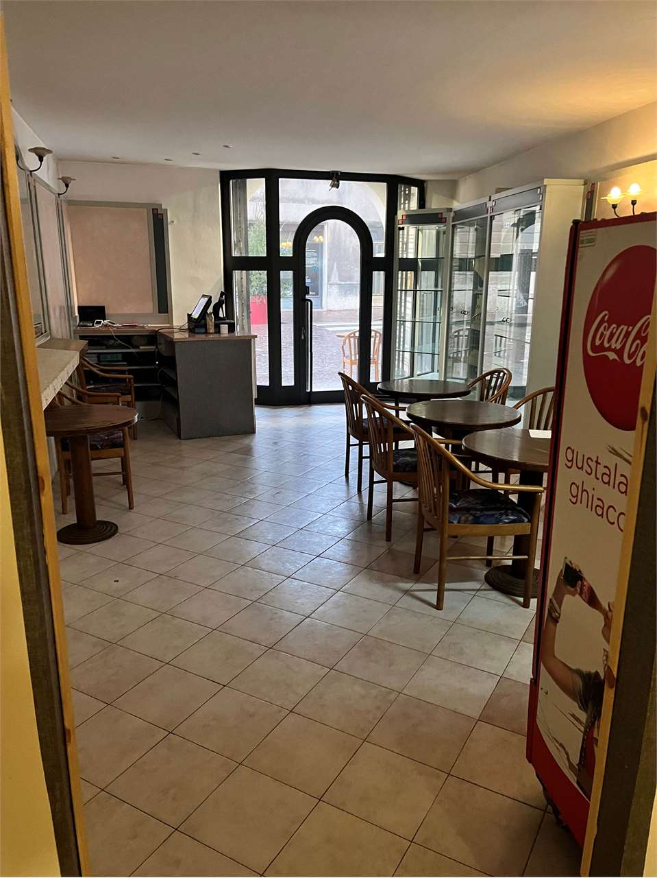 Foto attivitã commerciale in affitto a Rovereto (Trento)