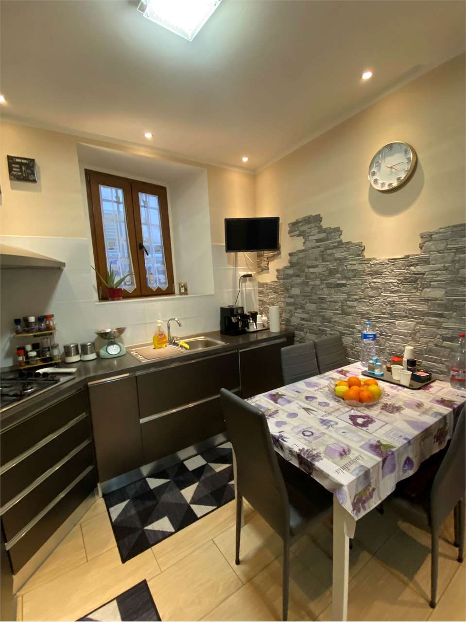 Casa indipendente in vendita a Mezzana, Prato (PO)