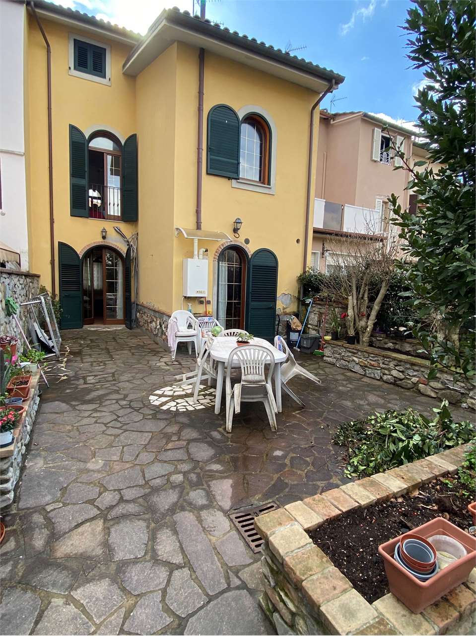 Casa indipendente in vendita a Sacrocuore, Prato (PO)