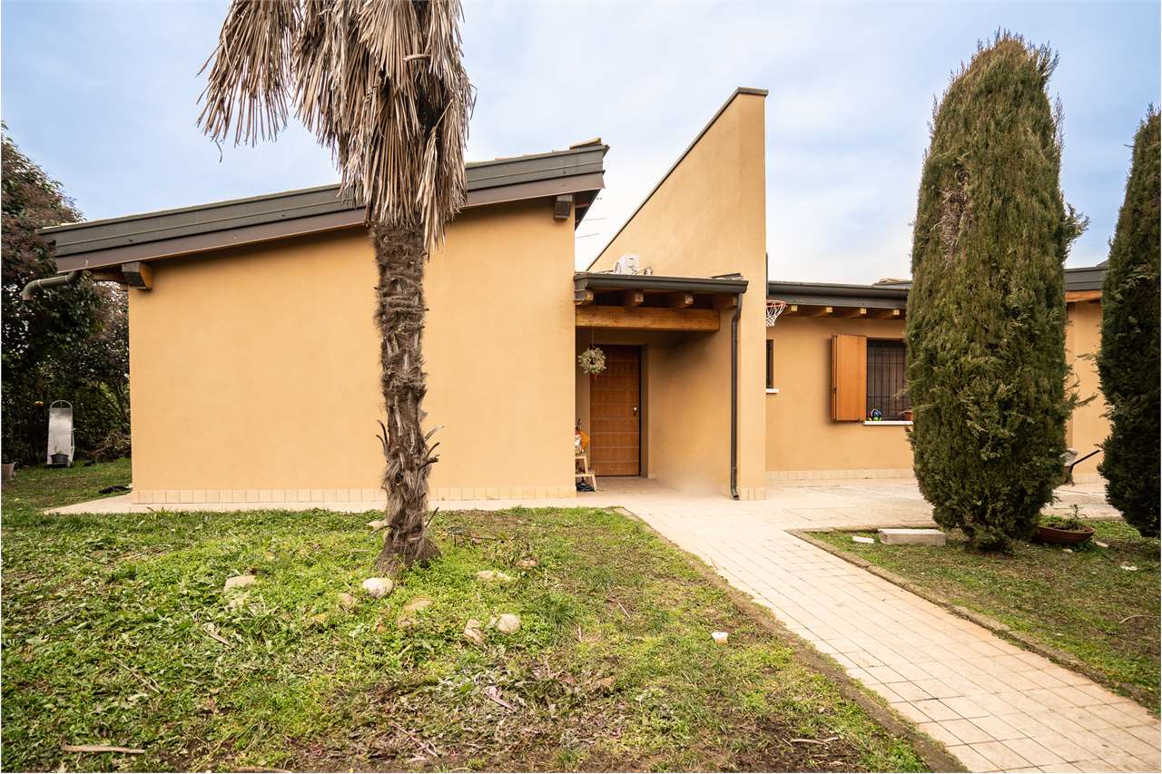 Fotografia Villa singola piccola 1
