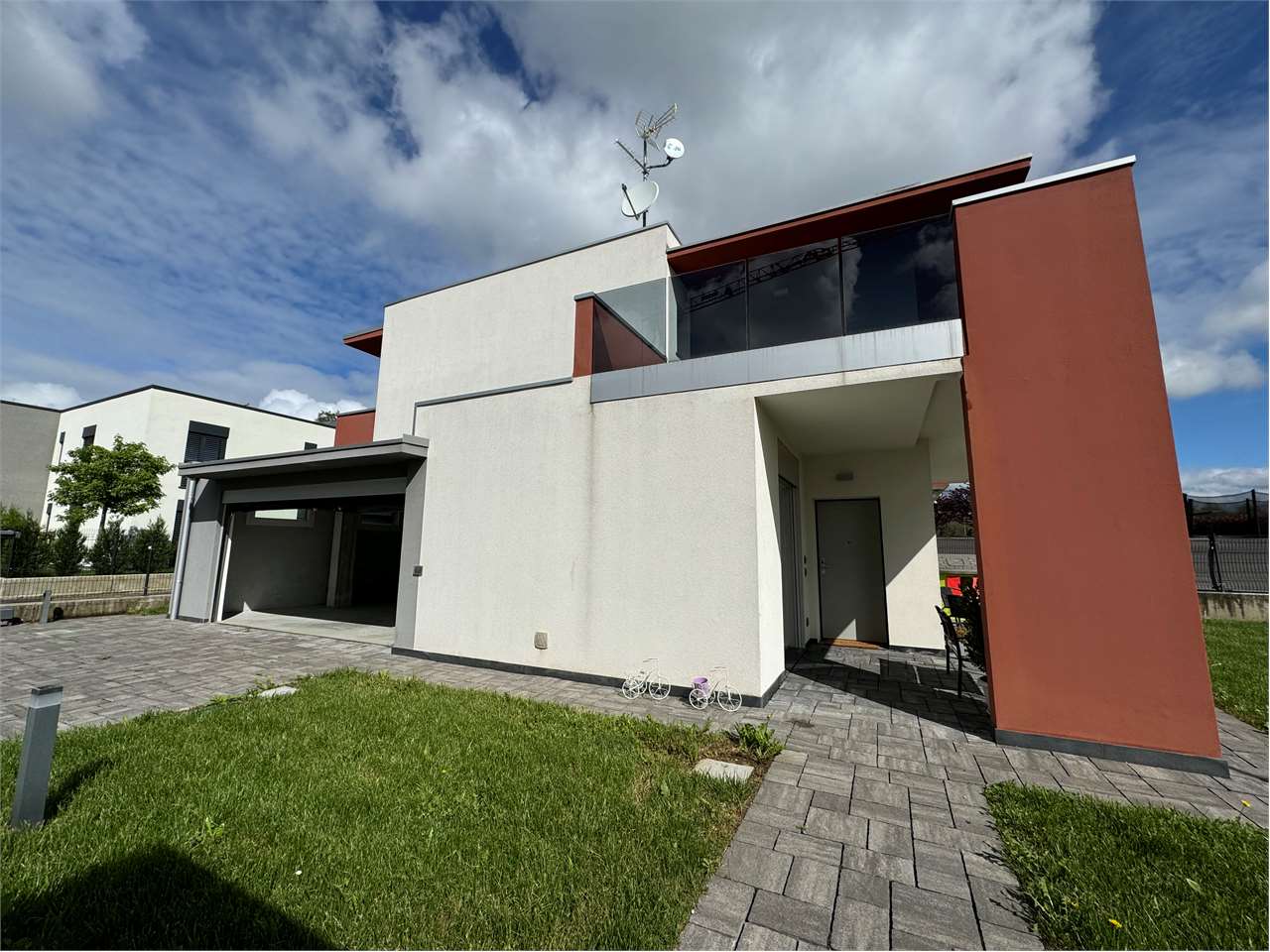 Villa in vendita a Oltrona Di San Mamette (CO)