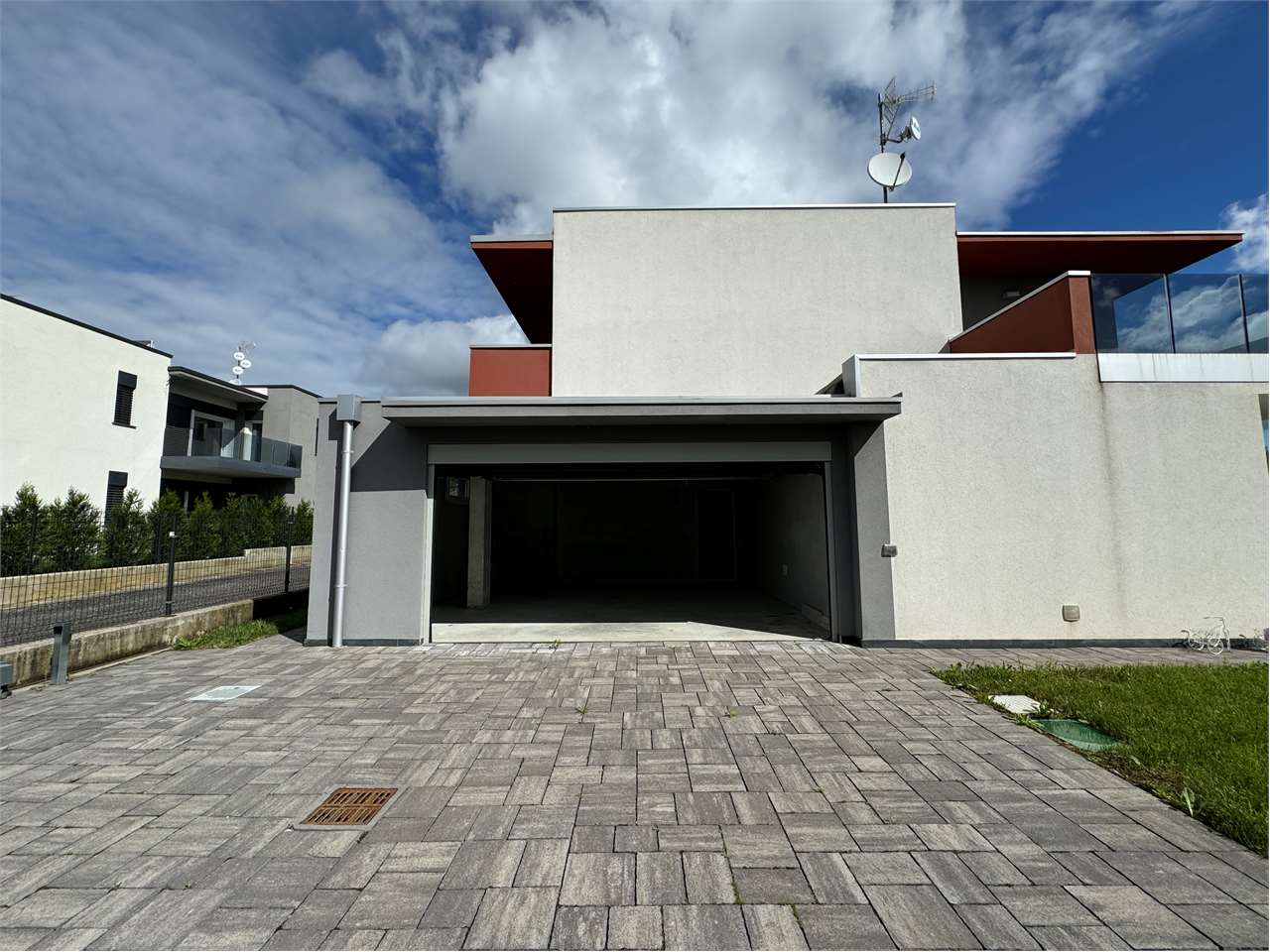Villa in vendita a Oltrona Di San Mamette (CO)