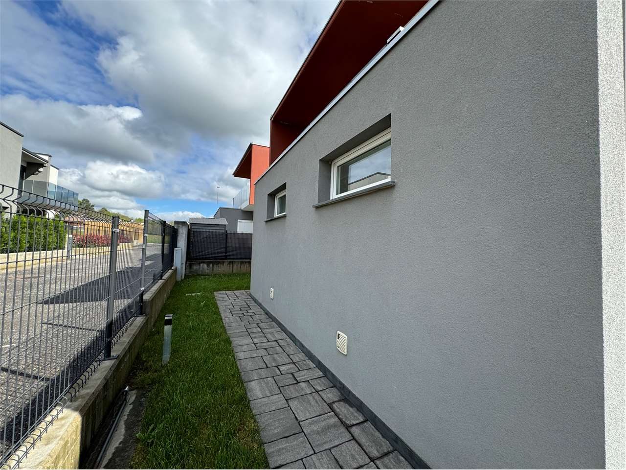 Villa in vendita a Oltrona Di San Mamette (CO)