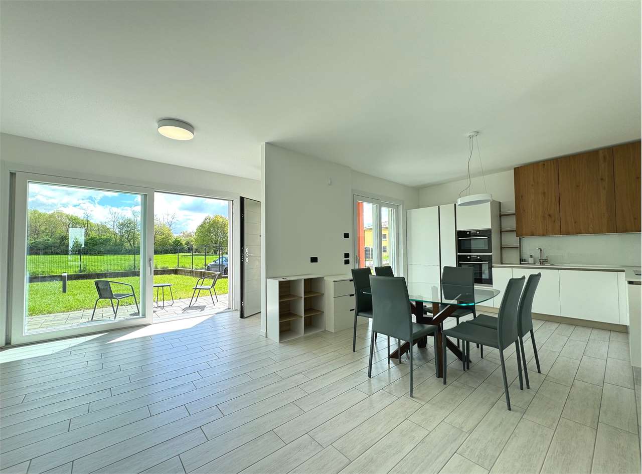 Villa in vendita a Oltrona Di San Mamette (CO)