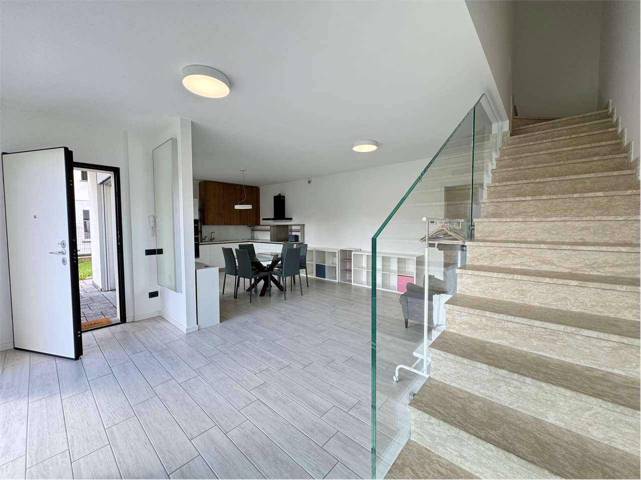 Villa in vendita a Oltrona Di San Mamette (CO)