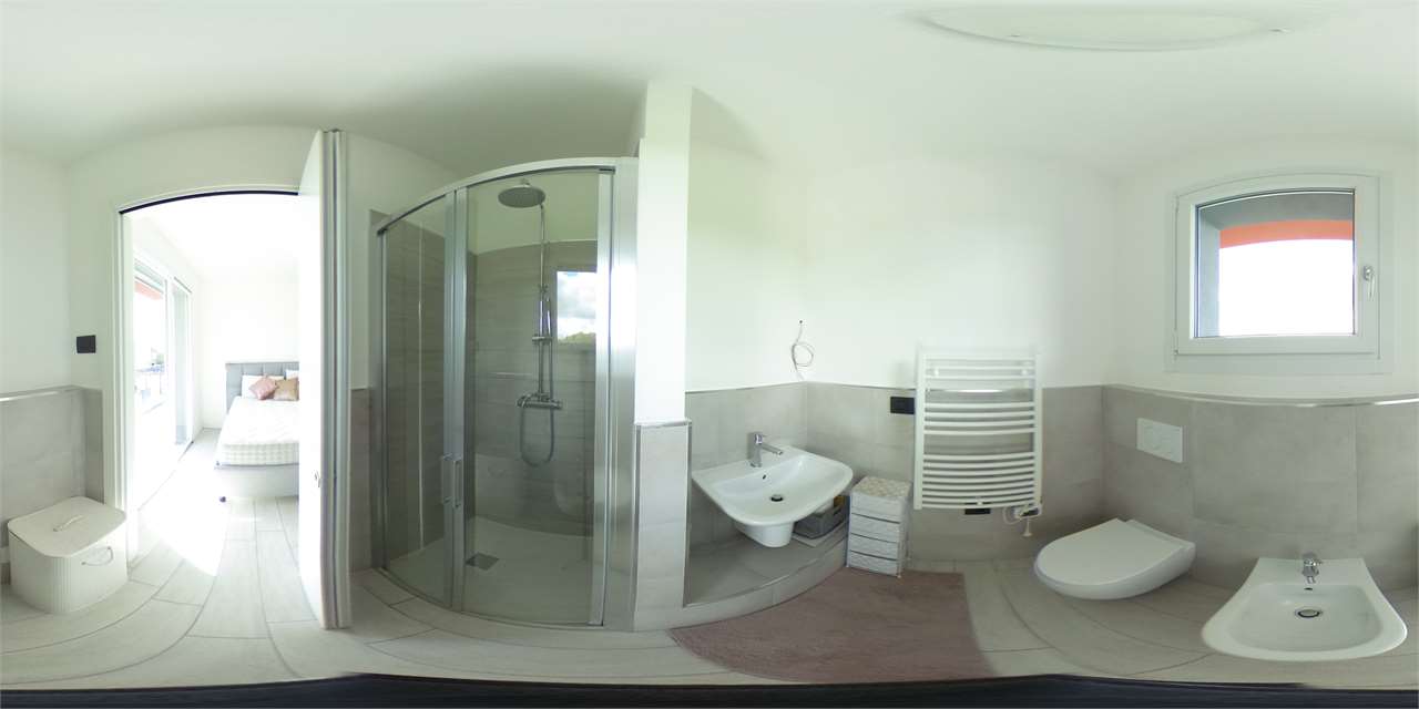 Villa in vendita a Oltrona Di San Mamette (CO)