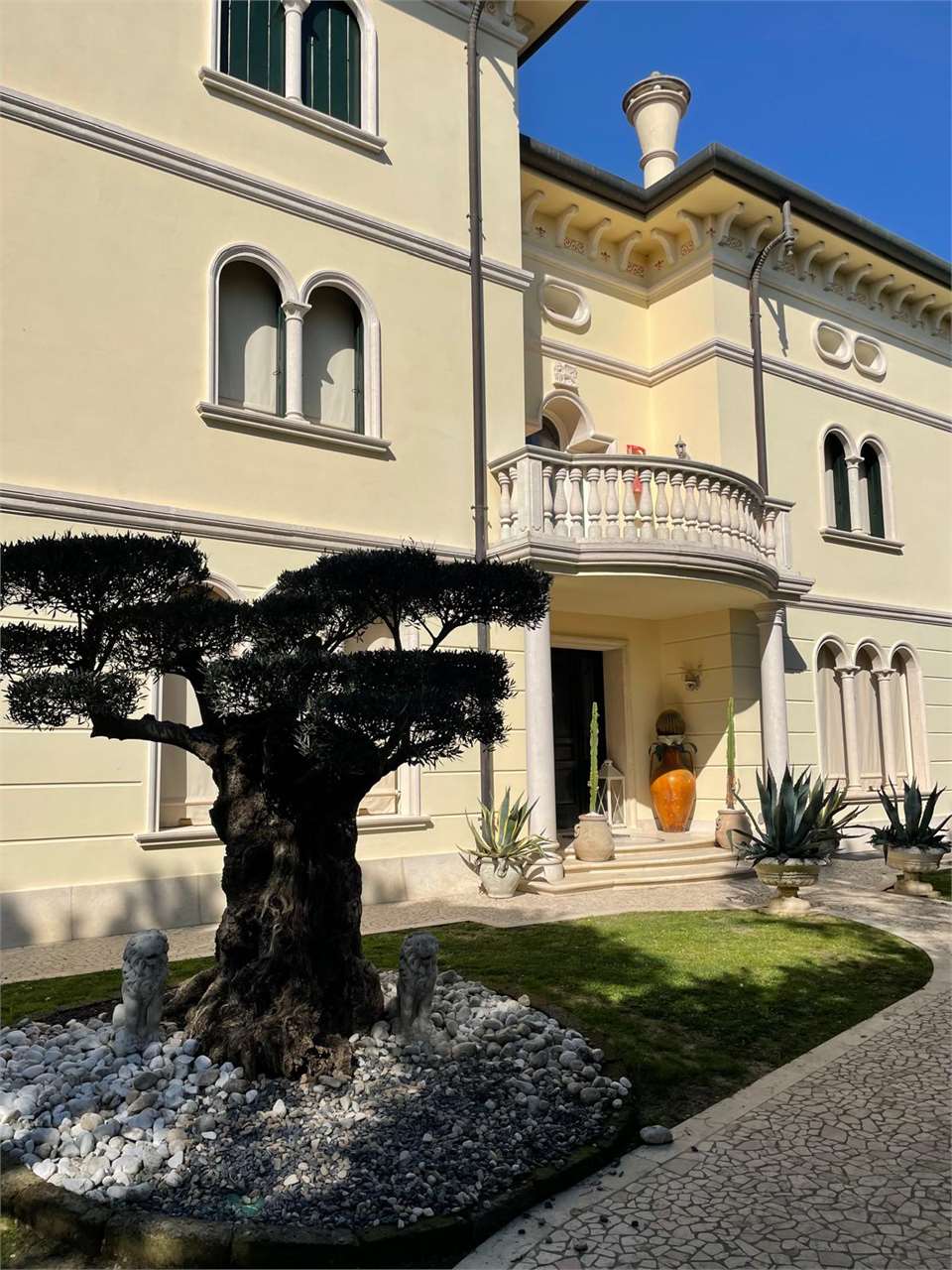 Villa in Vendita