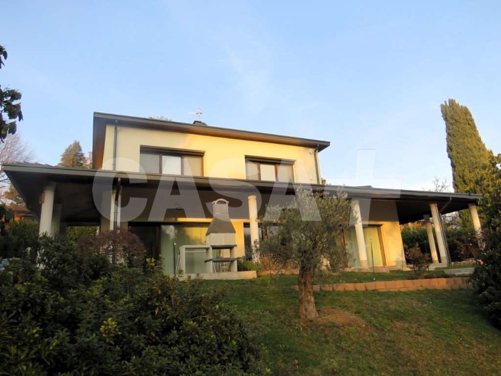 Vendita Villa unifamiliare Casa/Villa Varese Via Montello 58 471205