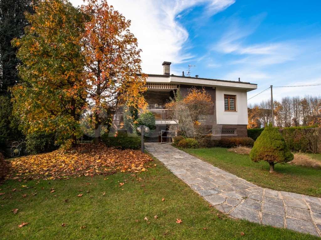 Malnate Vendita Villa Bifamiliare