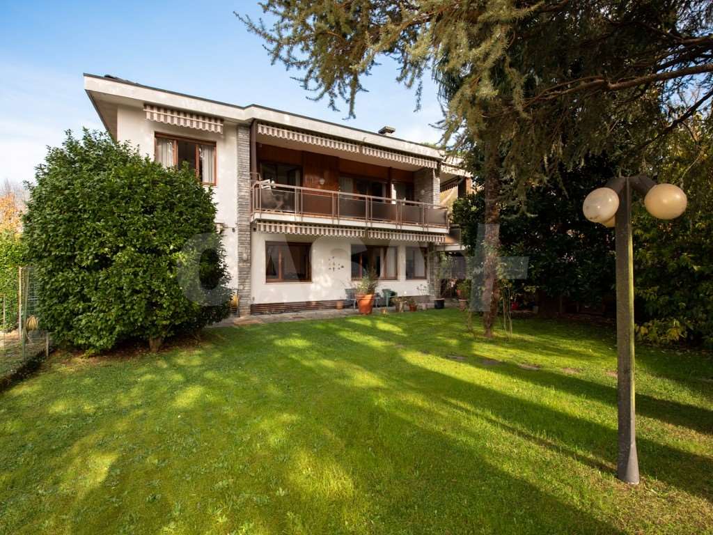 Malnate Vendita Villa Bifamiliare