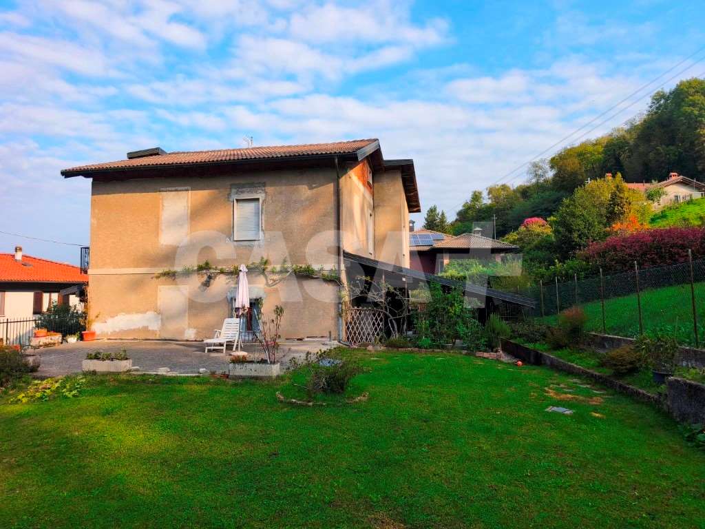 VENDITE Ville singole o a schiera a Valganna – foto 1