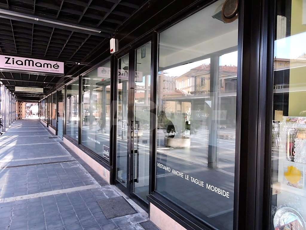 VENDITE Locali commerciali a Varese – foto 1