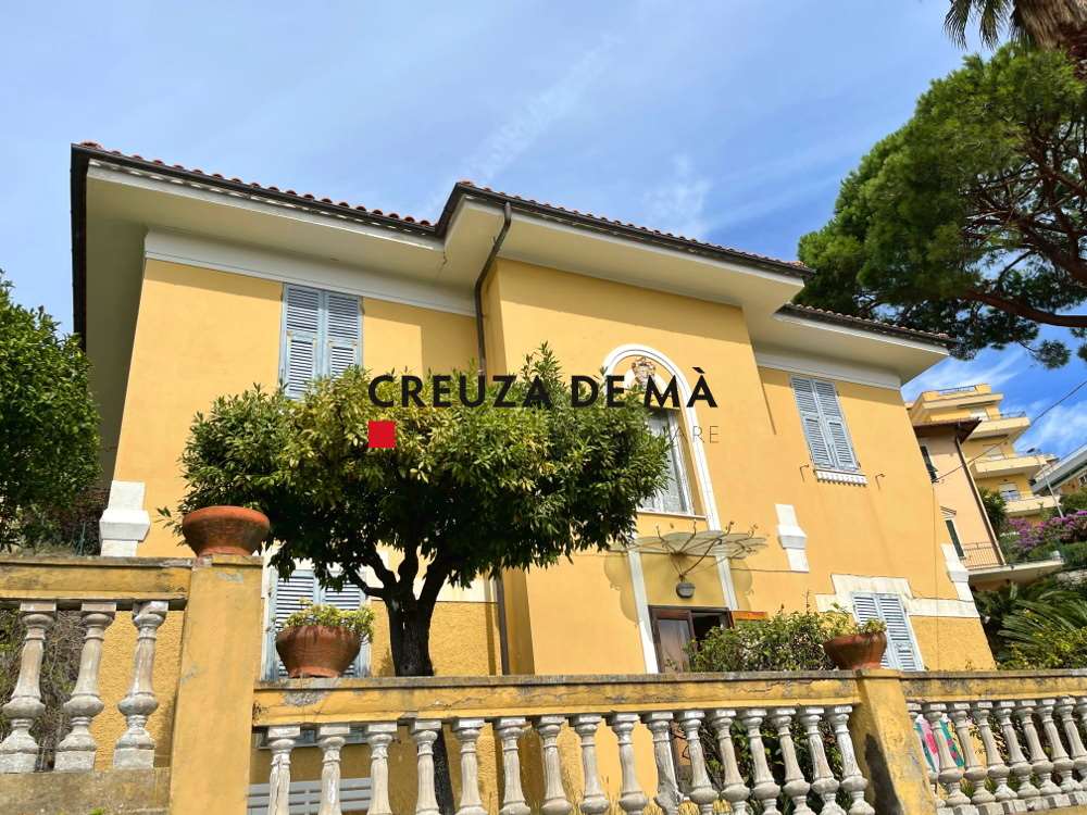 Villa in vendita Genova