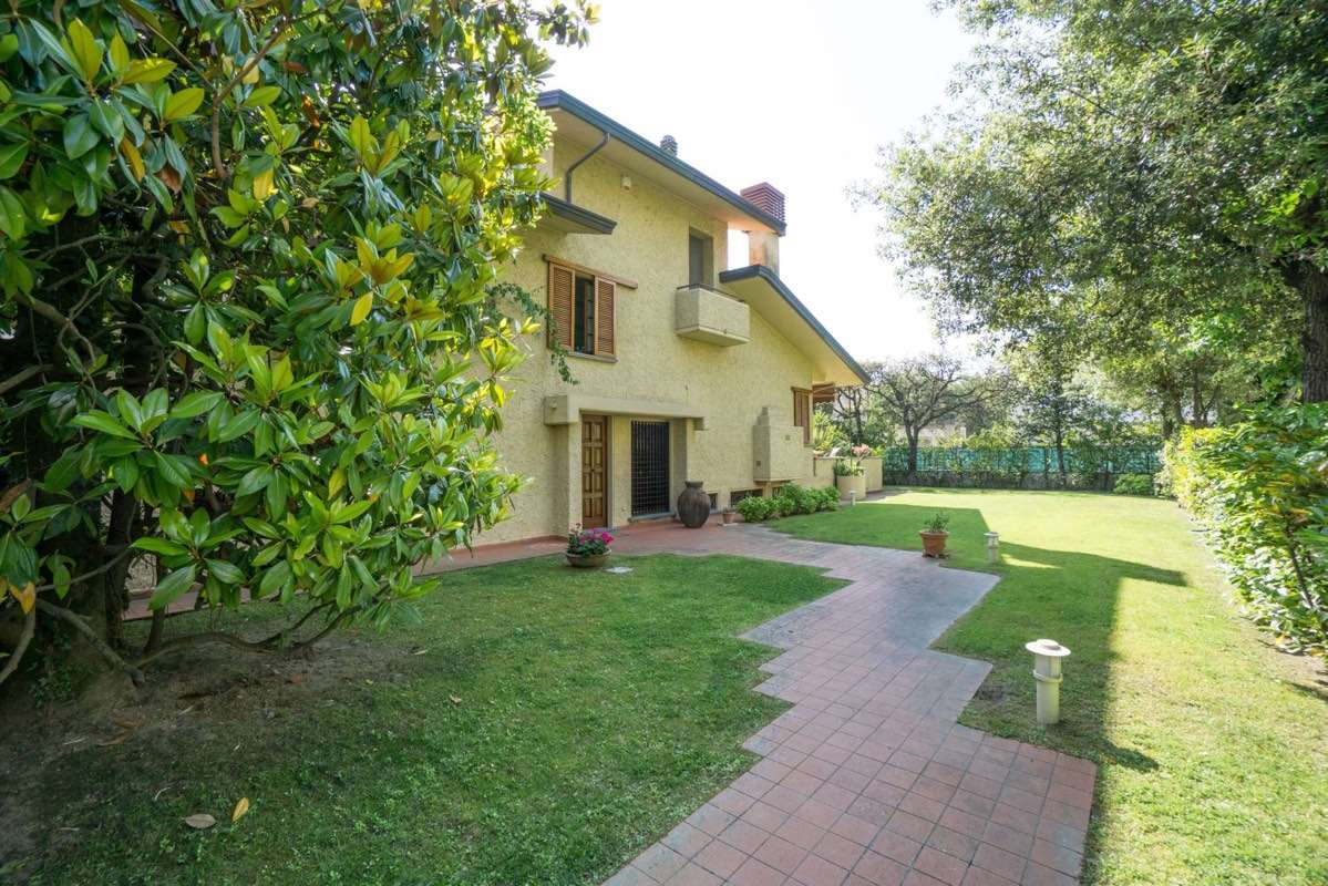 Villa in affitto a Forte Dei Marmi (LU)