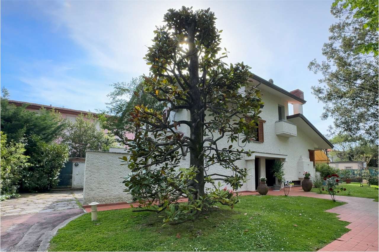 Villa in affitto a Forte Dei Marmi (LU)