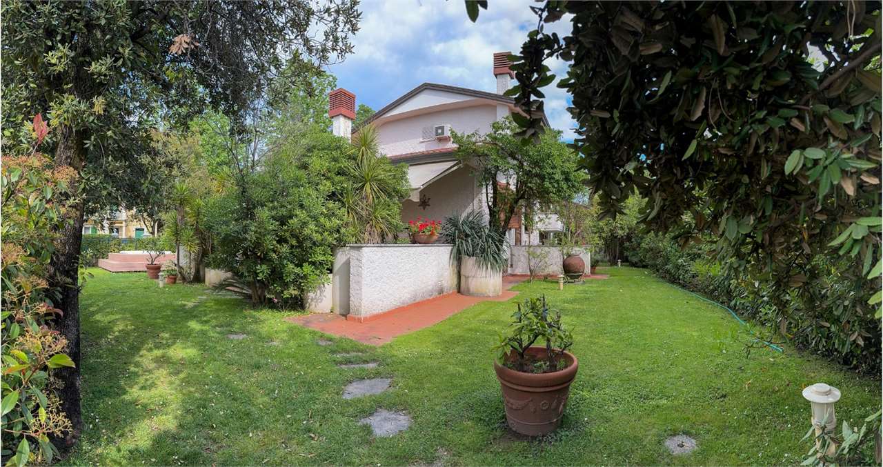 Villa in affitto a Forte Dei Marmi (LU)