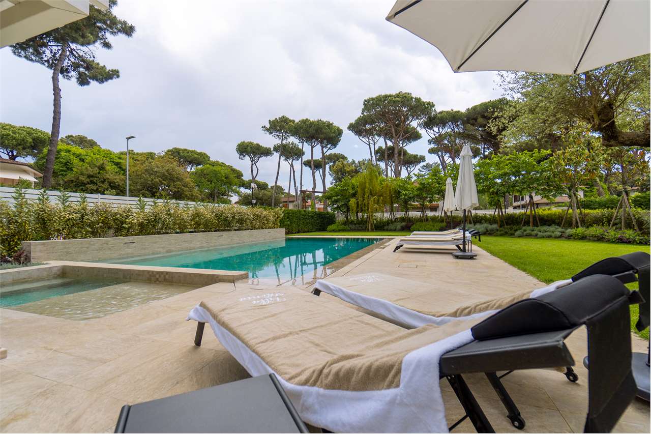 Forte dei Marmi Affitto Posto Auto