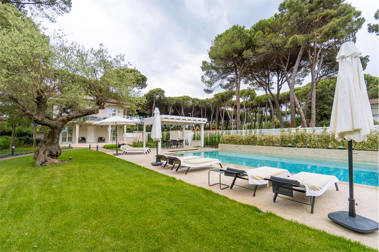 Forte dei Marmi Affitto Posto Auto