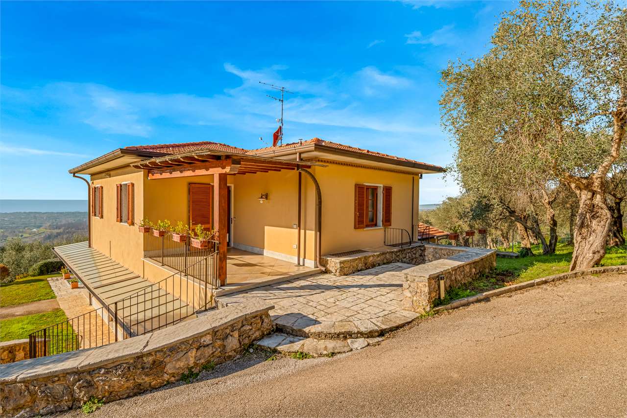 Villa in affitto a Montignoso (MS)