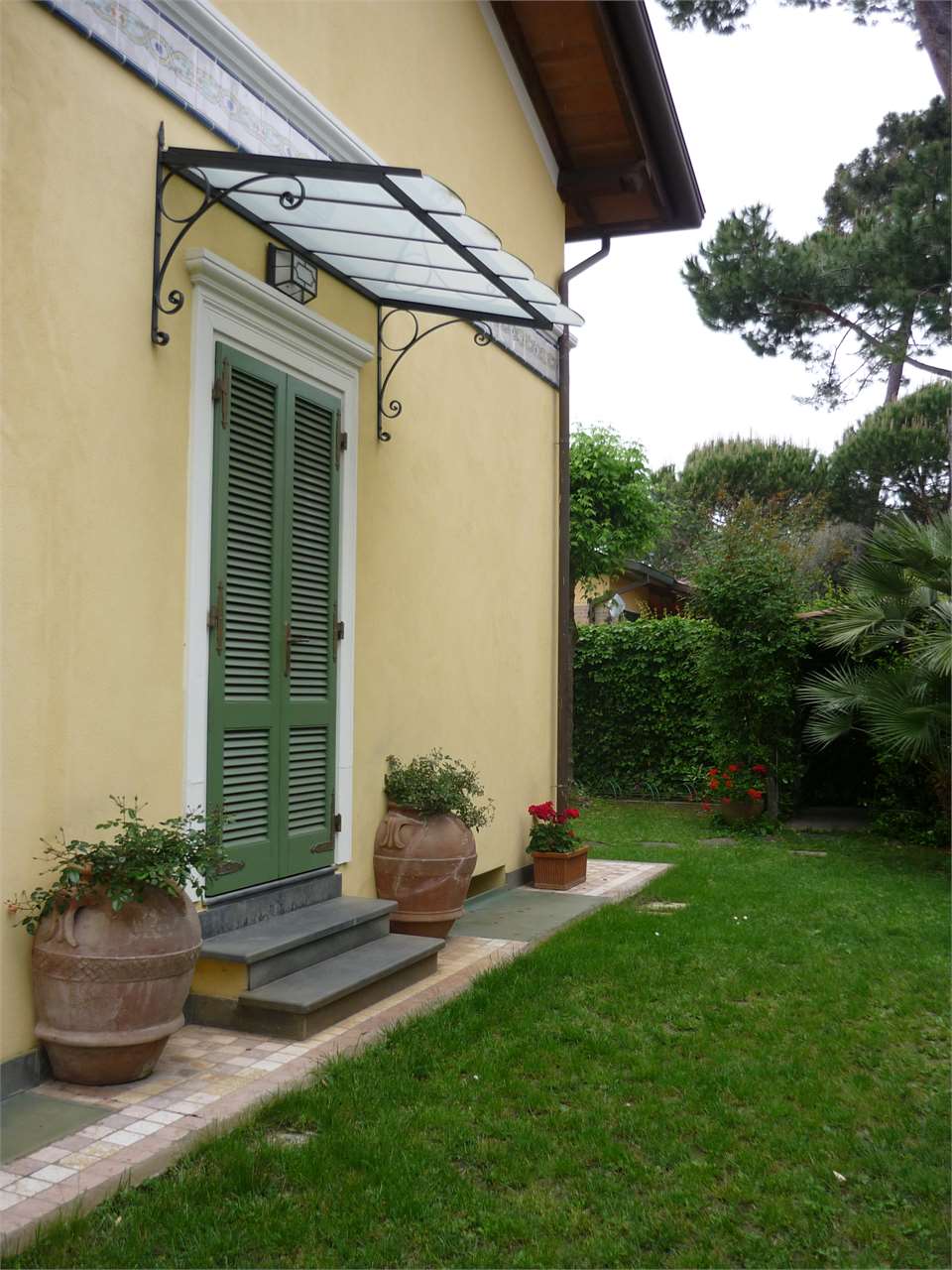 Pietrasanta Affitto Posto Auto