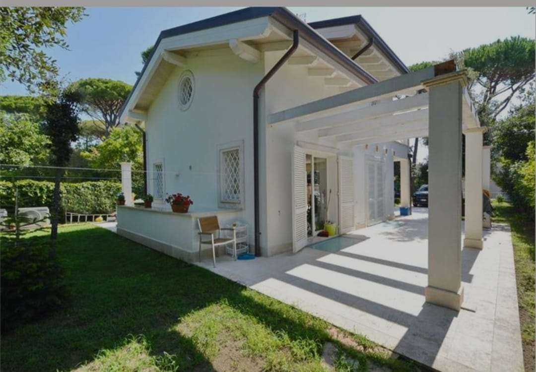 VENDITE Box/Garage/Posto auto a Forte dei Marmi – foto 1