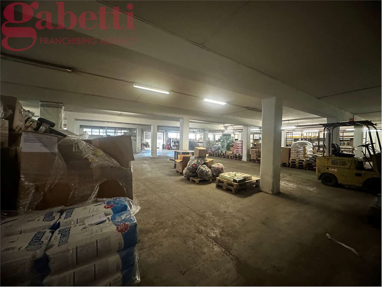 Anzano del Parco Vendita Magazzino