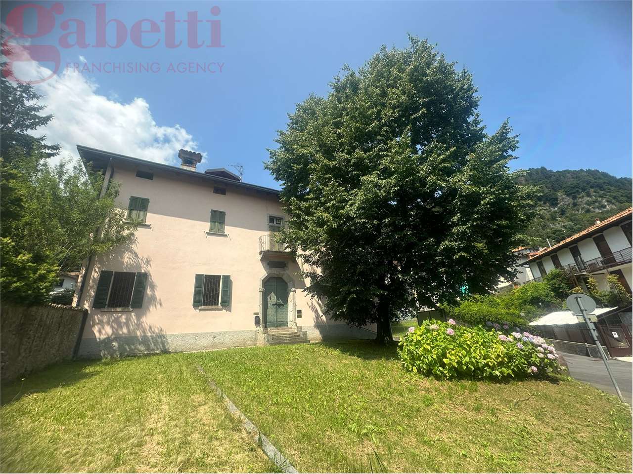 Magreglio Vendita Stabile / Palazzo
