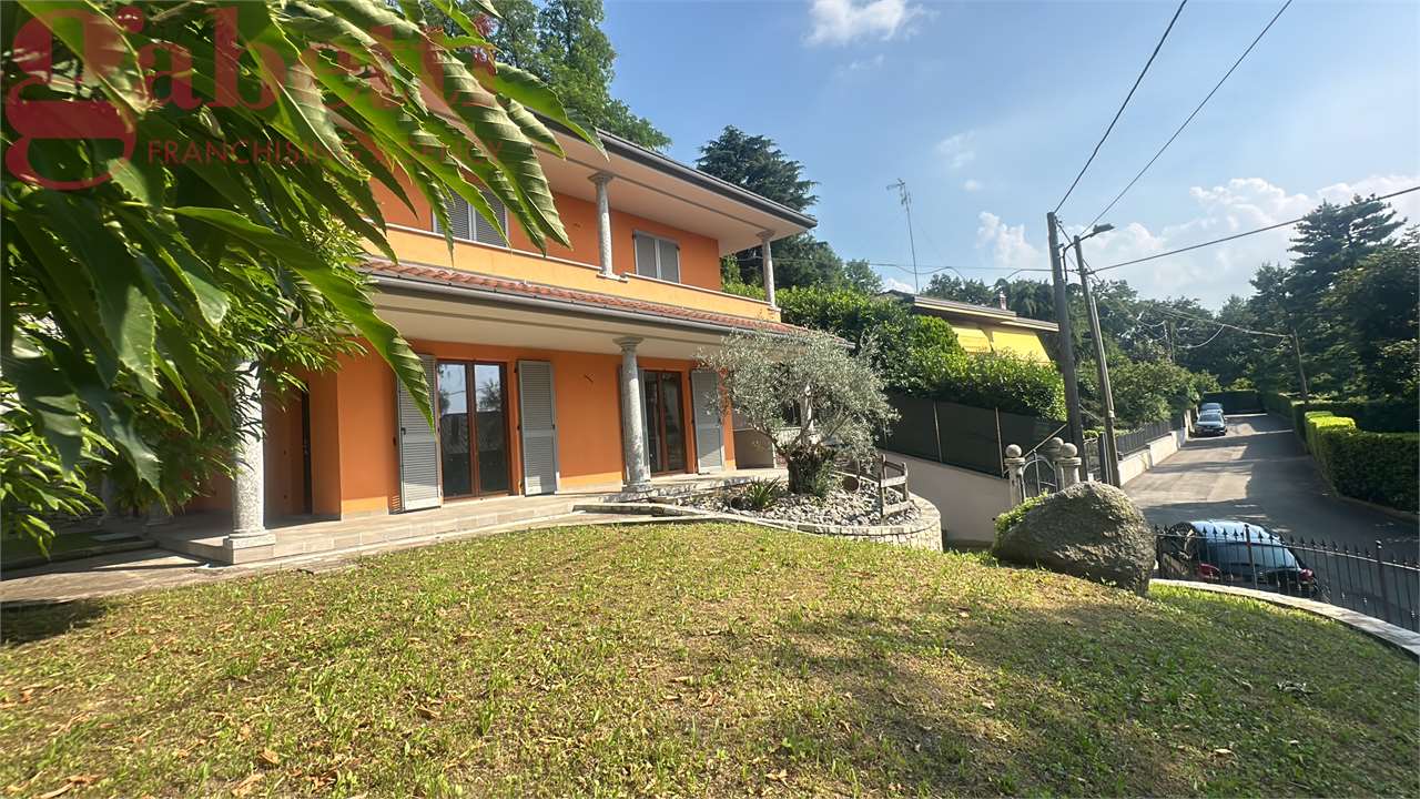 Longone al Segrino Vendita Villa