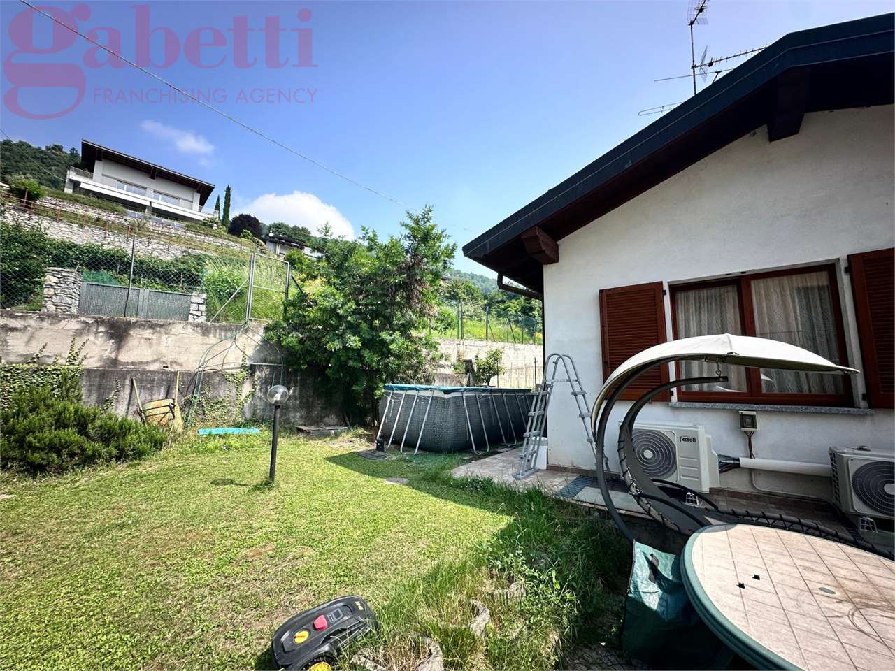 Erba Vendita Porzione Villa