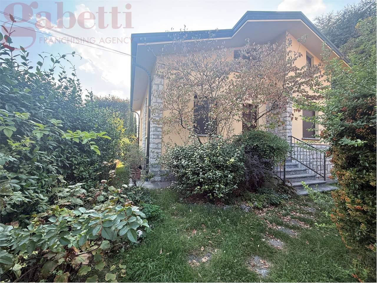 VENDITE Rustico e Casa a Canzo – foto 1