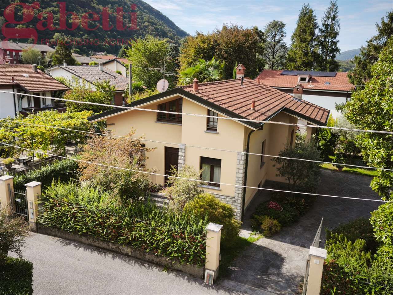 VENDITE Rustico e Casa a Canzo – foto 1