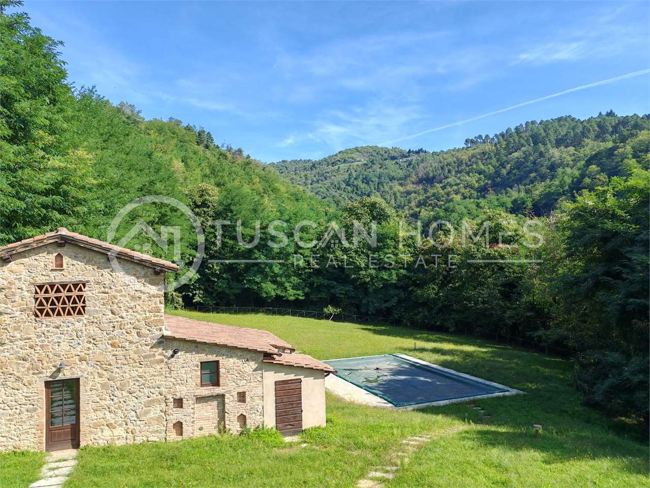 vendesi-casa-casale-barga-lucca-italia-italy-forsale.piscina