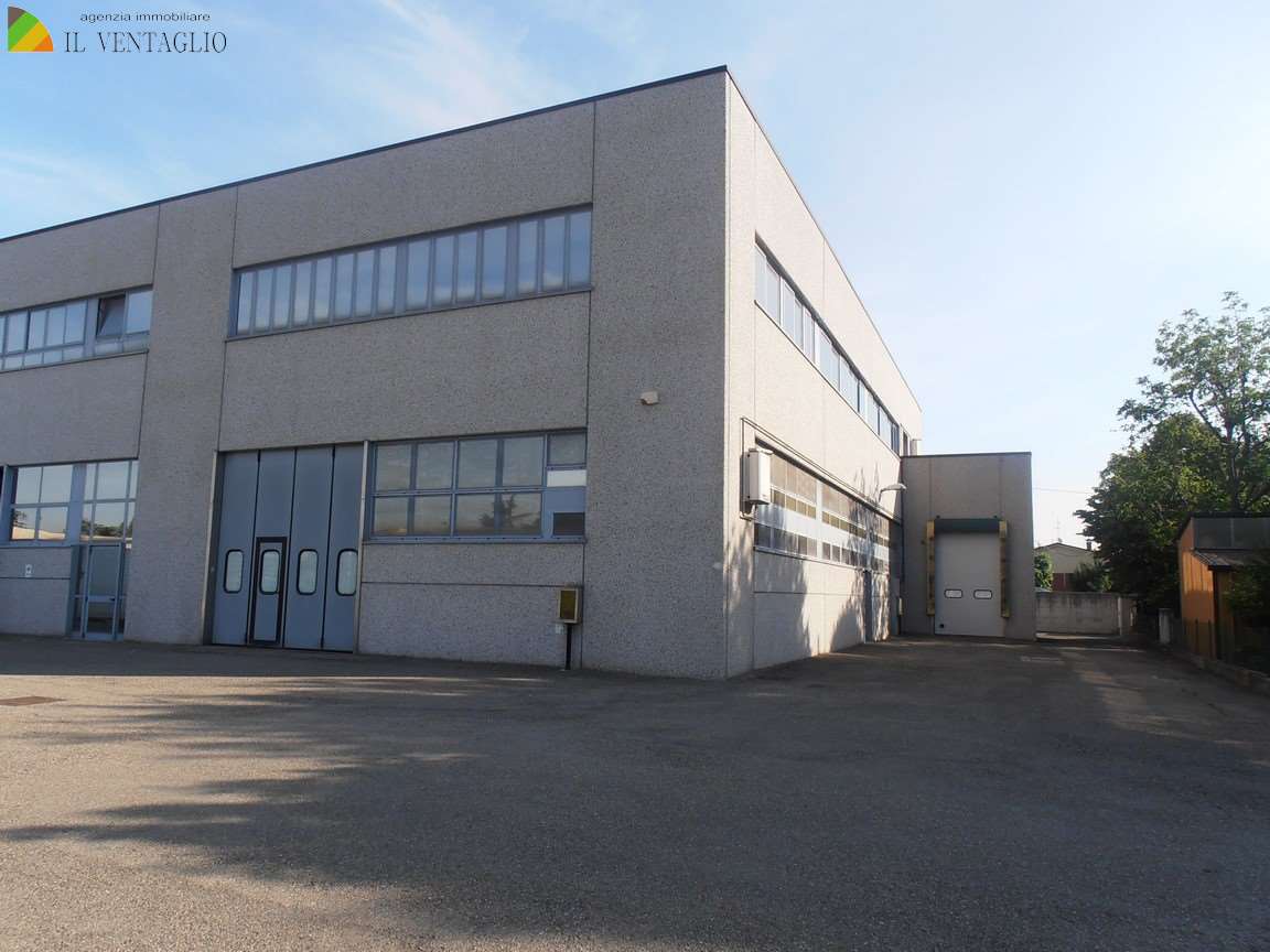 magazzino a Castelnuovo Rangone 1000 metri quadri